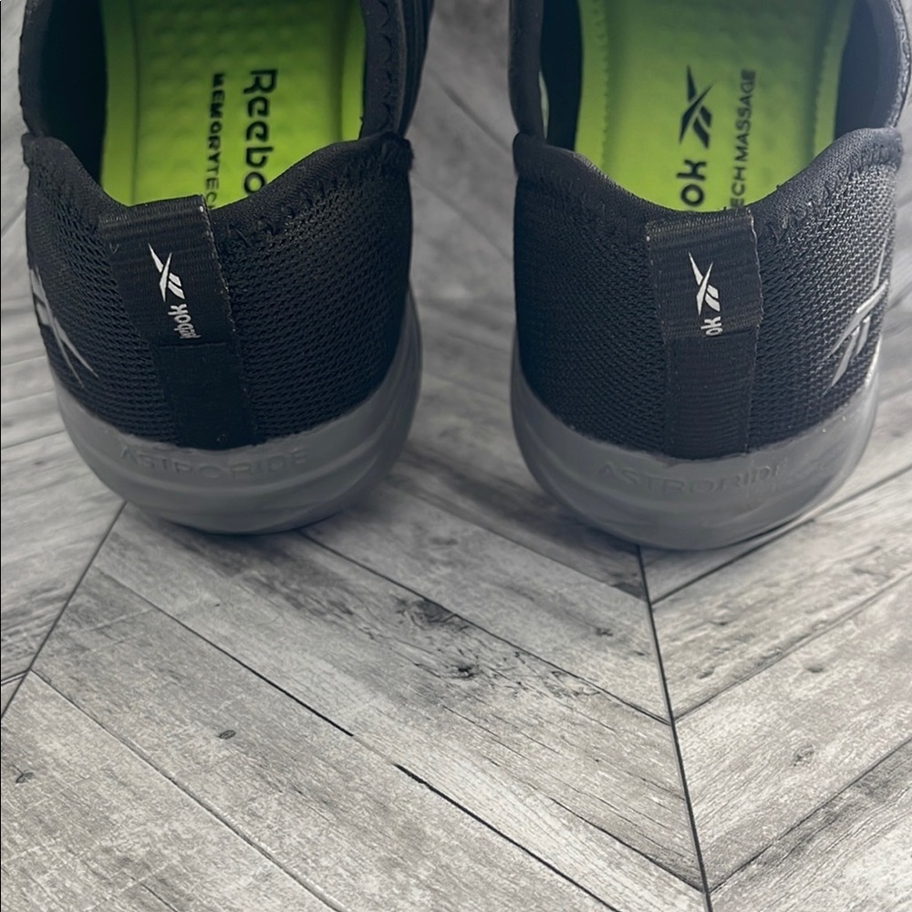 Reebok Women’s Black Athletic Work Shoes - Picture 3 of 9